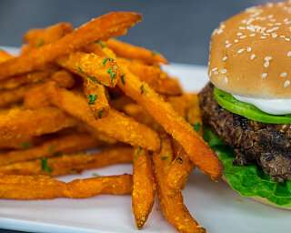leckerer Veggie-Burger im Zollhuus Aarau