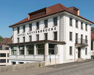 Kettenbruecke Aussenansicht Wintergarten3