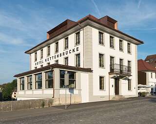 Kettenbruecke Aussenansicht Wintergarten